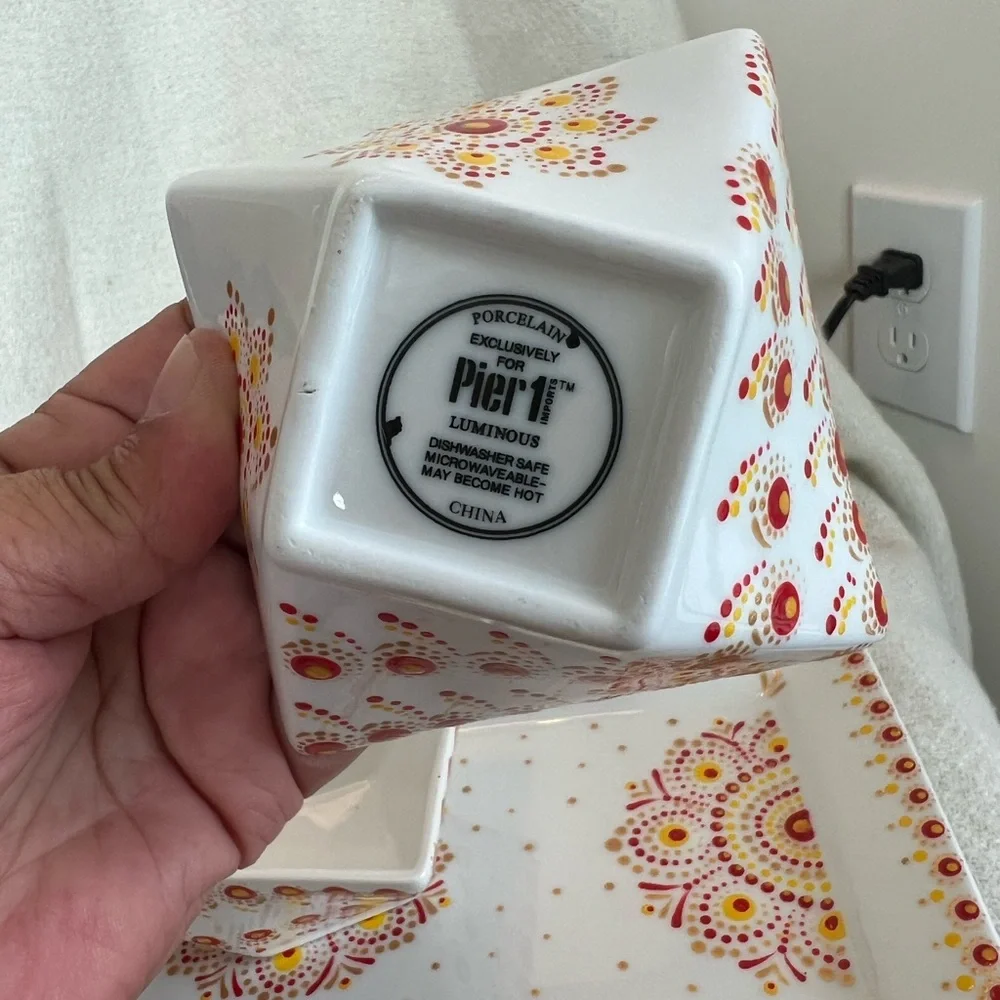 Pier 1 White Floral Patterned Serving Set